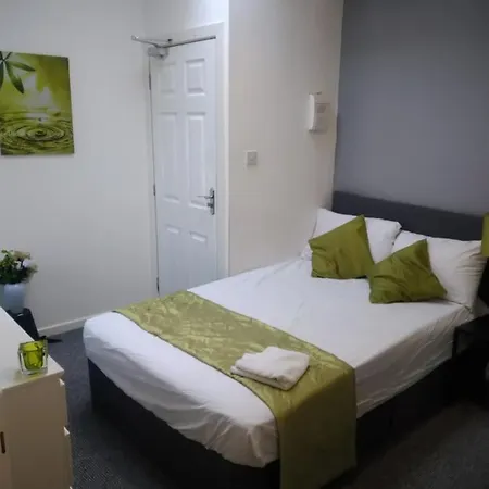 Ensuite Lovely Double Room With A Tv