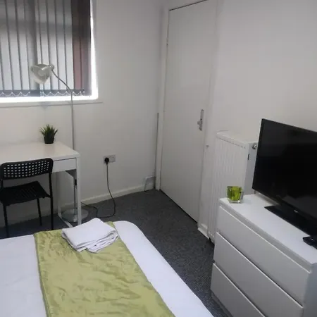 Guest house Ensuite Lovely Double Room With A Tv